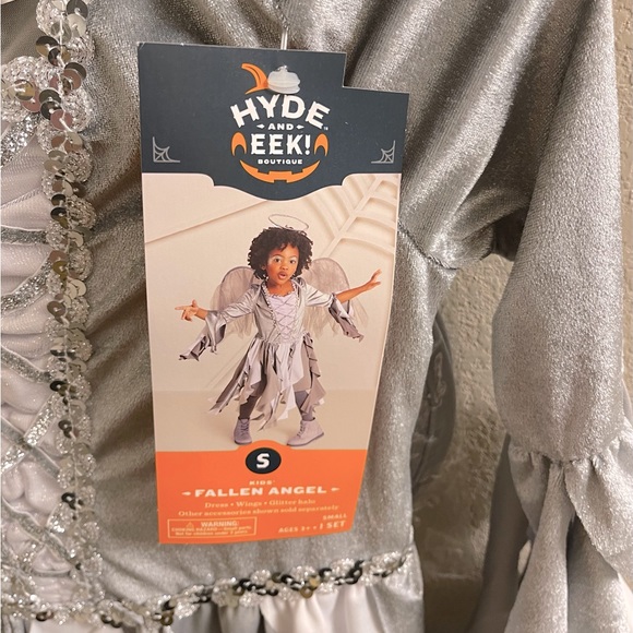 Kid’s Fallen Angel Halloween Costume - Picture 4 of 4